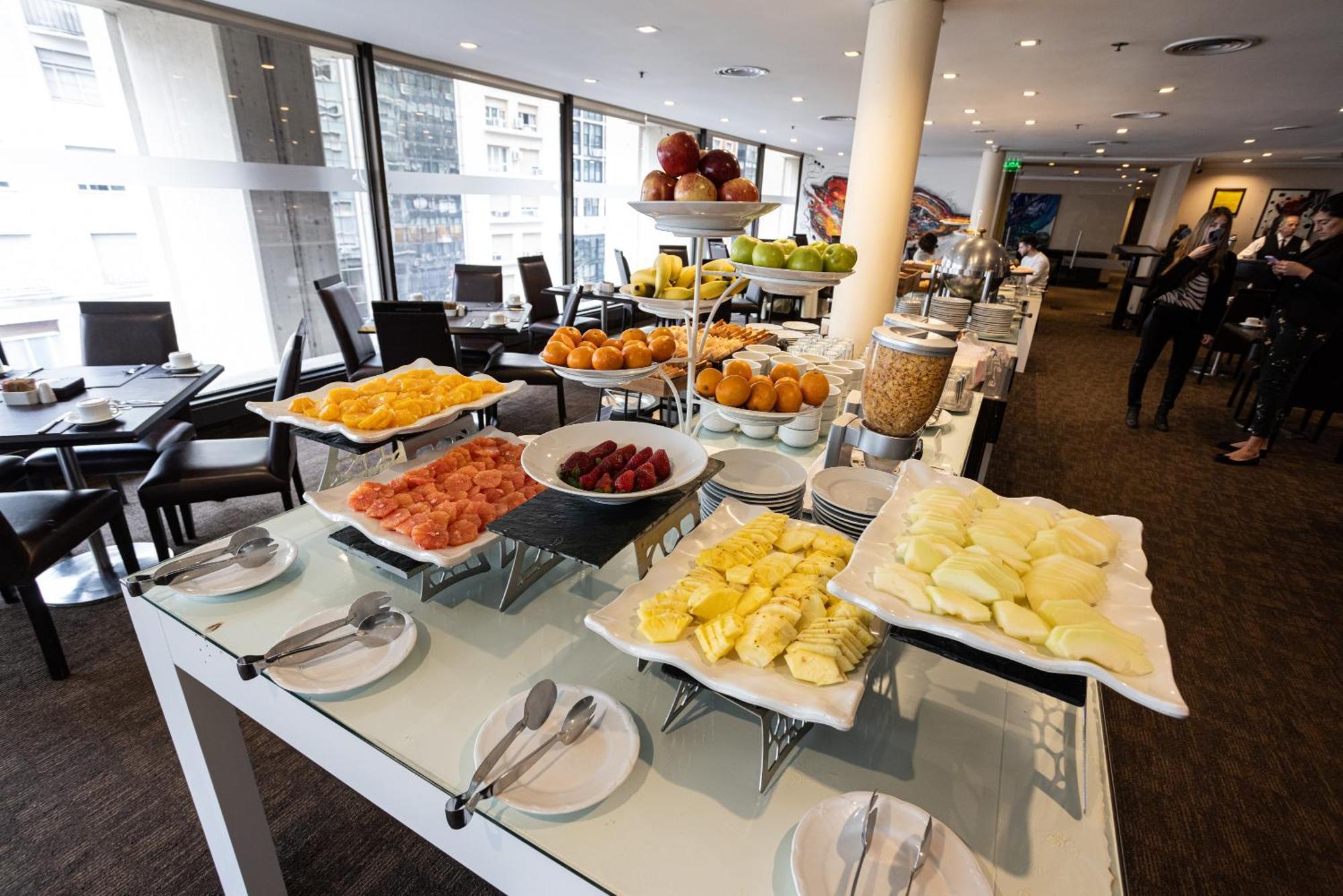 Libertador Hotel Buenos Aires Exterior photo A buffet at an airport lounge